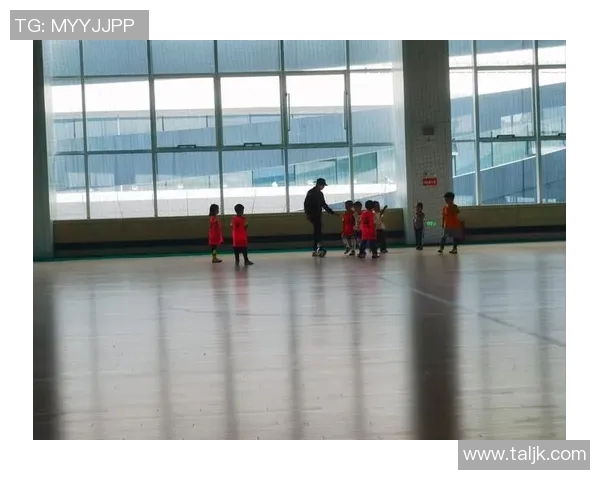 聚焦足球球星萌娃成长故事揭秘父辈荣耀如何影响新一代